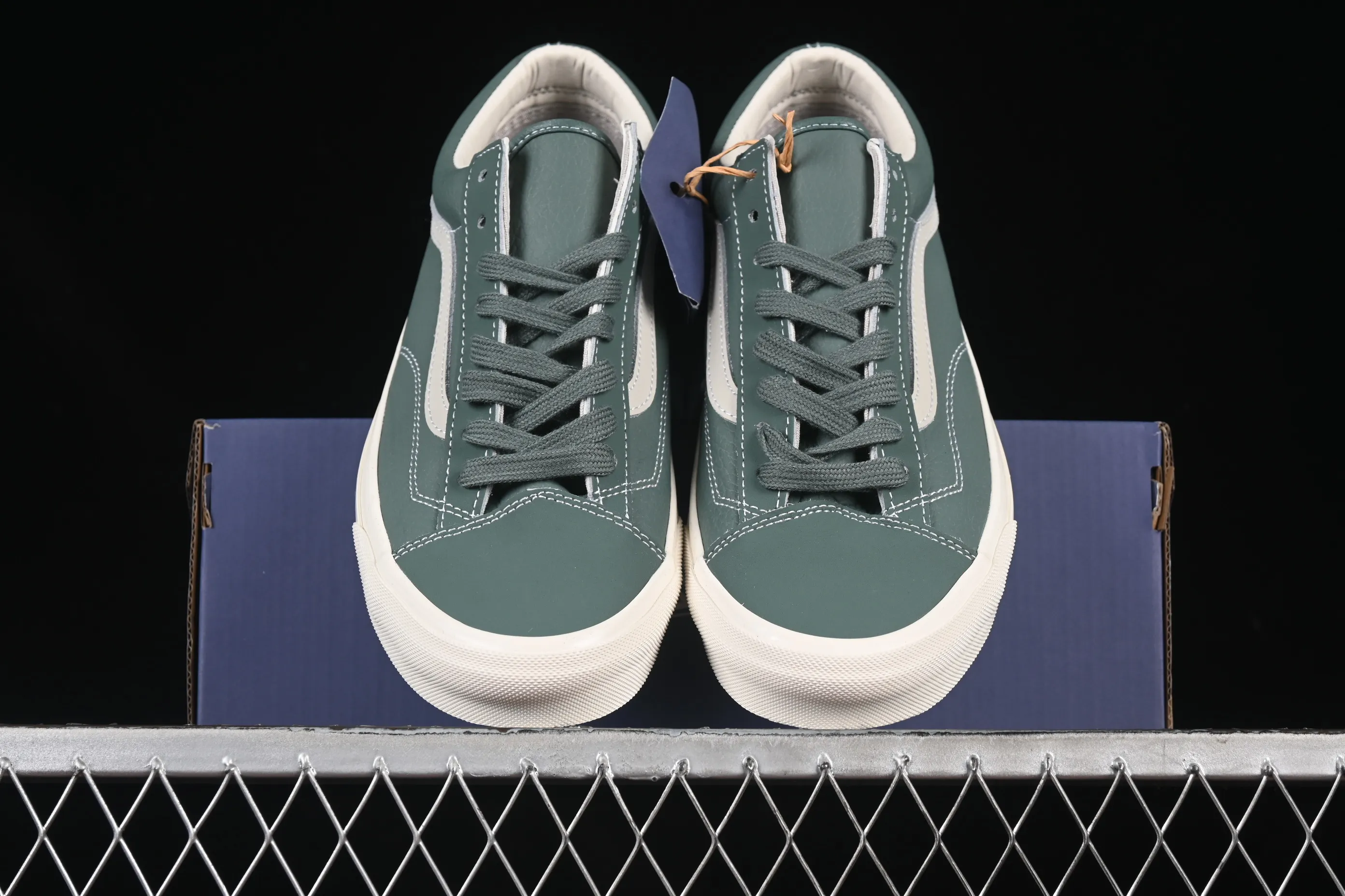All categories Vans Vans series Vans Low Vans low-top Vans Old Skool 36 Vans high-end branch low-top retro casual sneakers VN000D57FRS